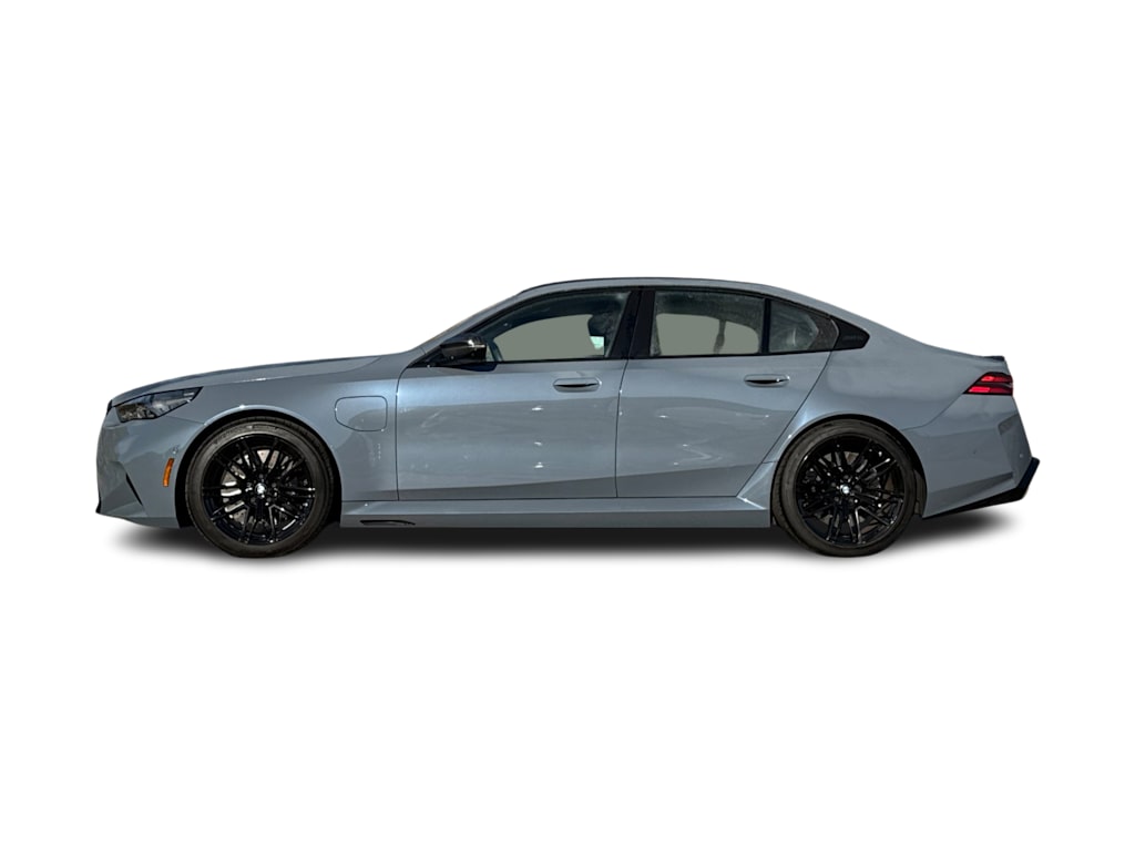 Thumbnail: 2025 BMW M5 - 3