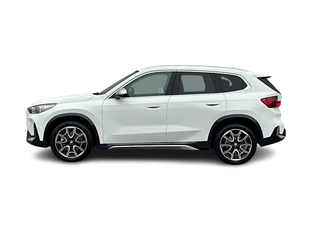 Thumbnail: 2023 BMW X1 - 3