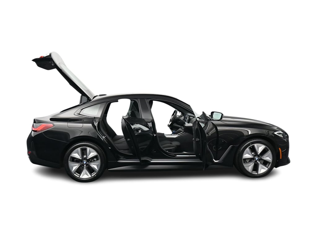 Thumbnail: 2023 BMW i4 - 34