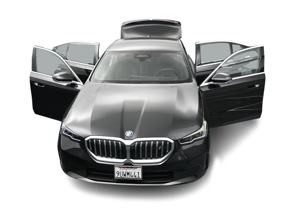 Thumbnail: 2026 BMW i5 - 33