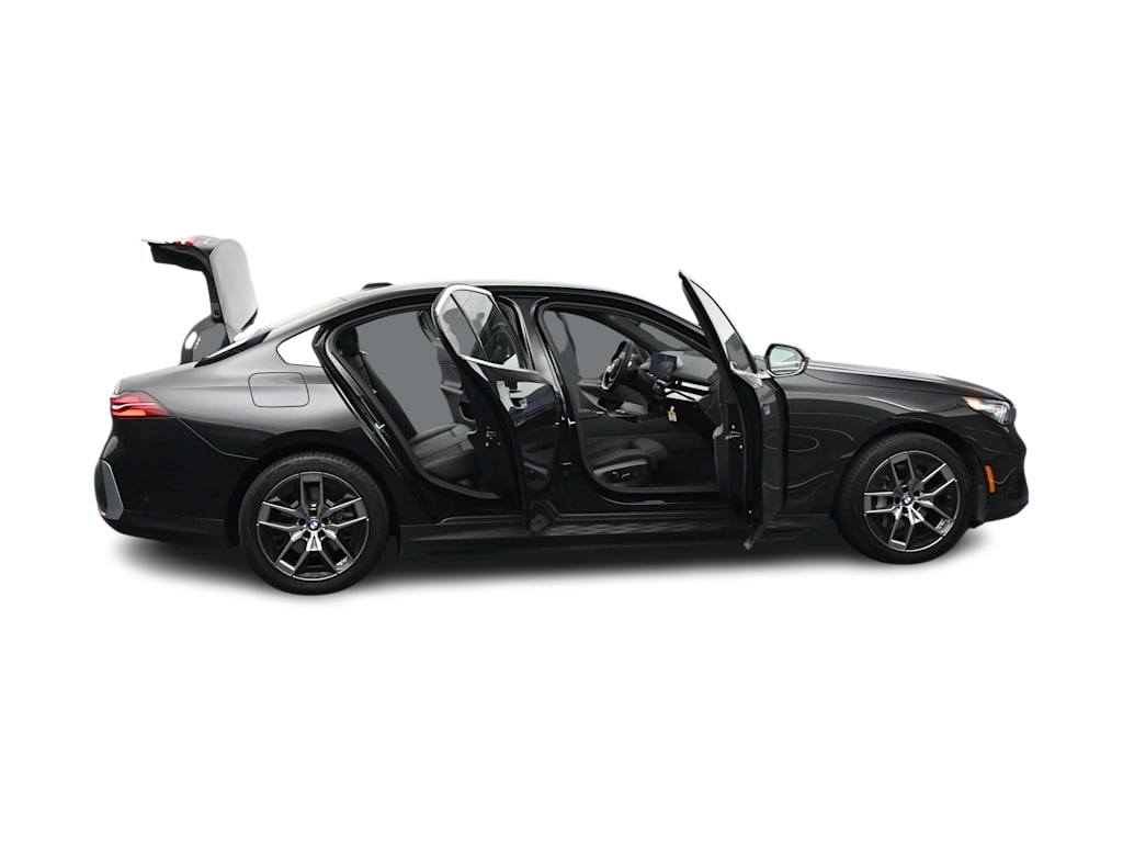 Thumbnail: 2026 BMW i5 - 35