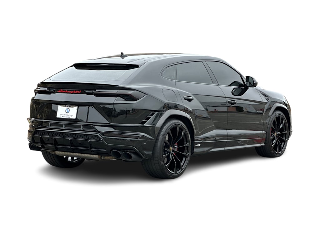 Thumbnail: 2023 Lamborghini Urus - 16