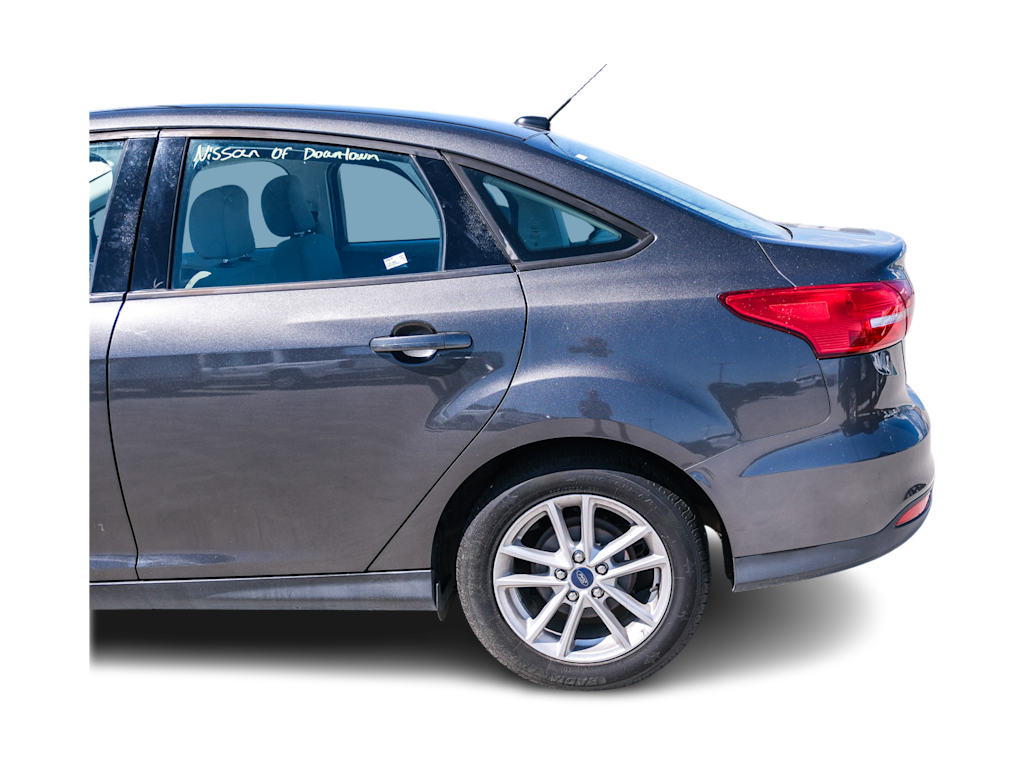 Thumbnail: 2015 Ford Focus - 17