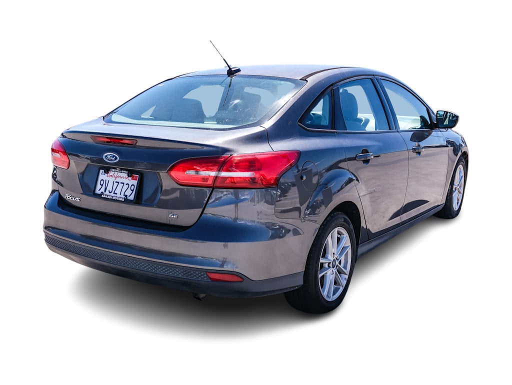 Thumbnail: 2015 Ford Focus - 15