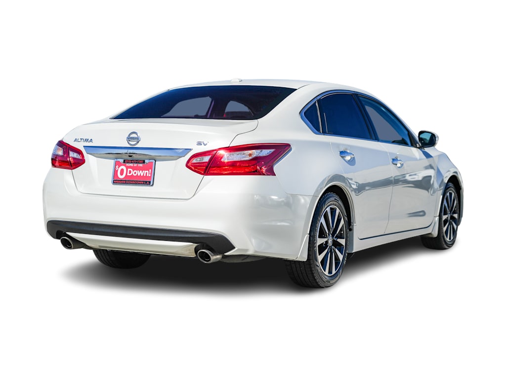 Thumbnail: 2016 Nissan Altima - 18