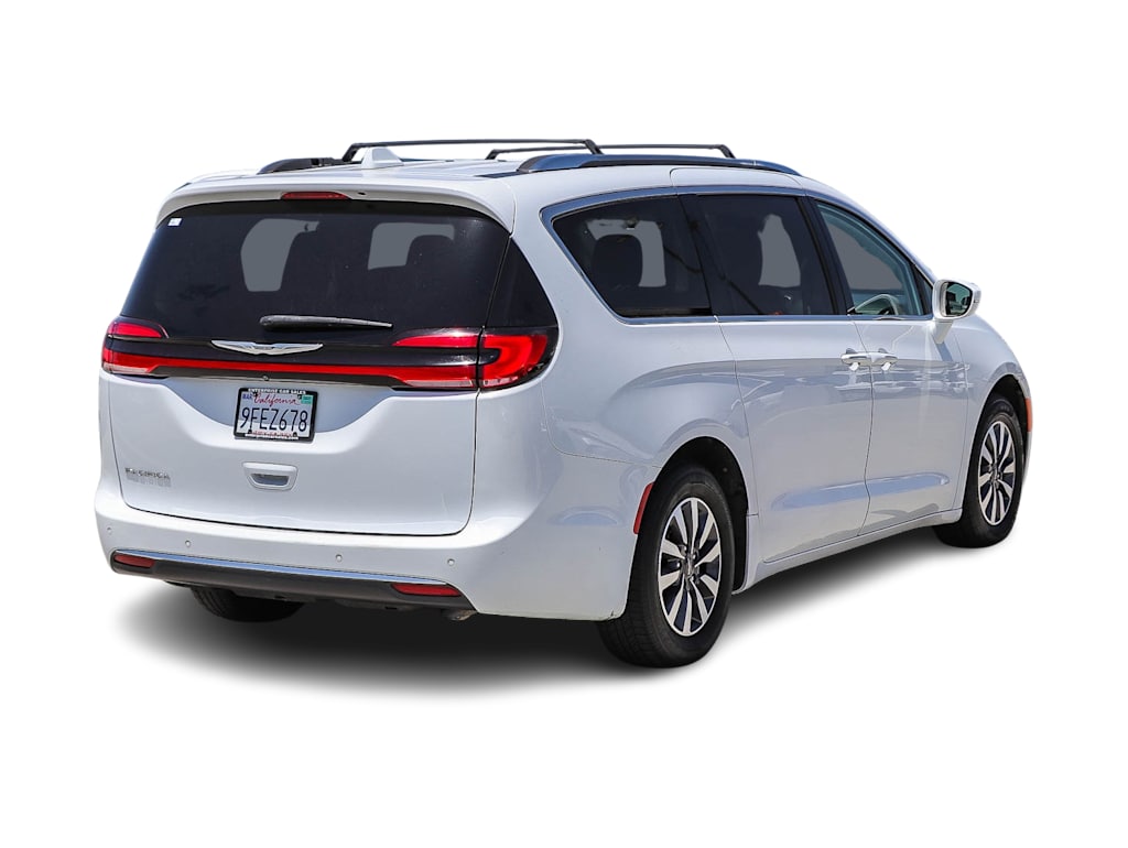 Thumbnail: 2021 Chrysler Pacifica - 16