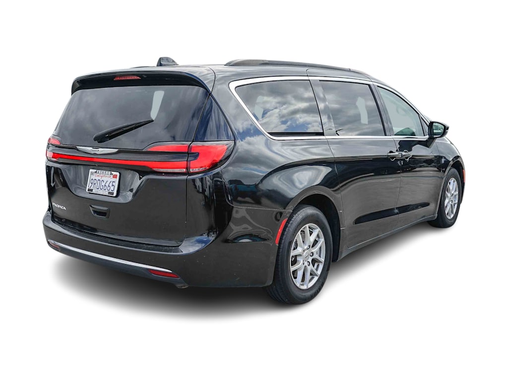 Thumbnail: 2022 Chrysler Pacifica - 16
