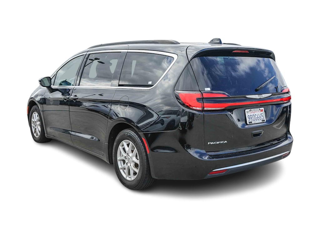 Thumbnail: 2022 Chrysler Pacifica - 3