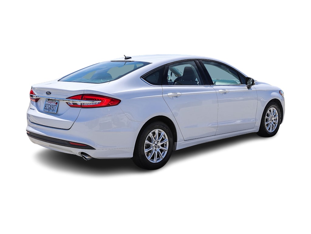 Thumbnail: 2018 Ford Fusion - 17