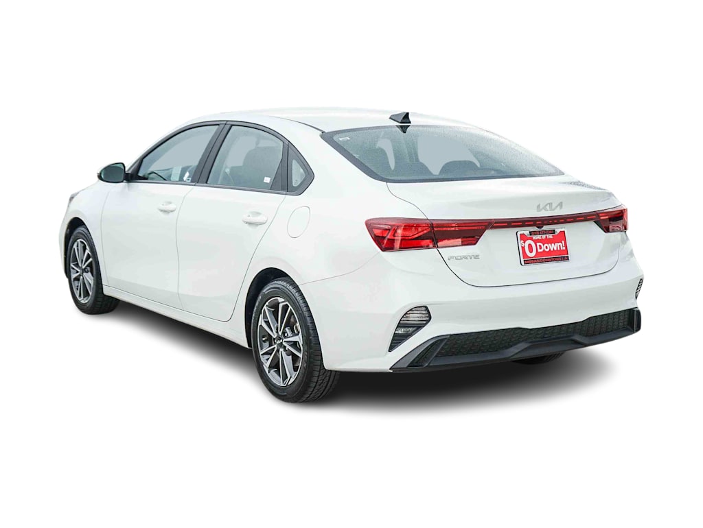 Thumbnail: 2024 Kia Forte - 3