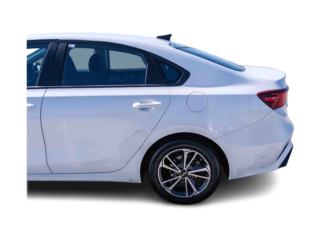 Thumbnail: 2022 Kia Forte - 3