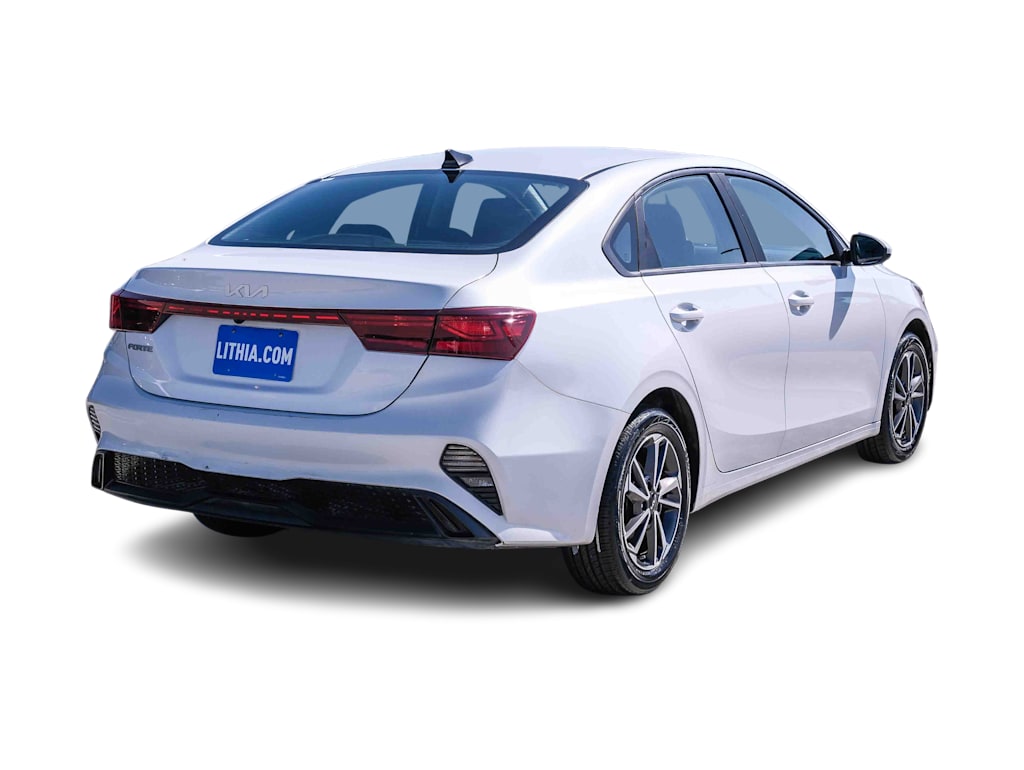 Thumbnail: 2022 Kia Forte - 18