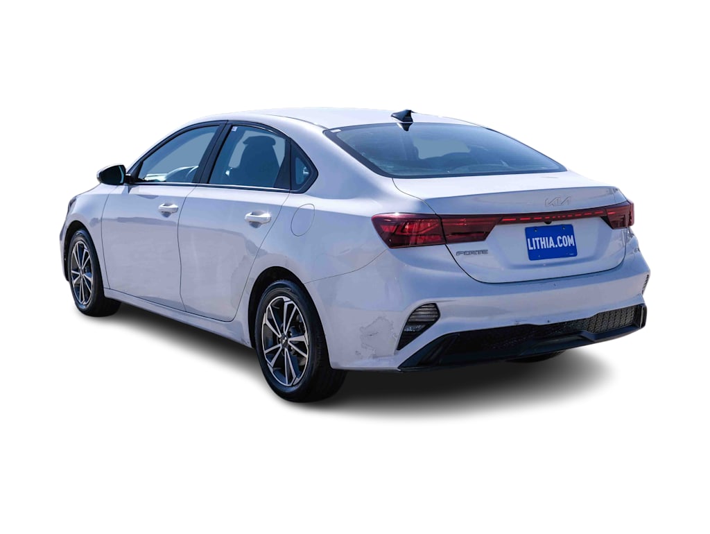 Thumbnail: 2022 Kia Forte - 4