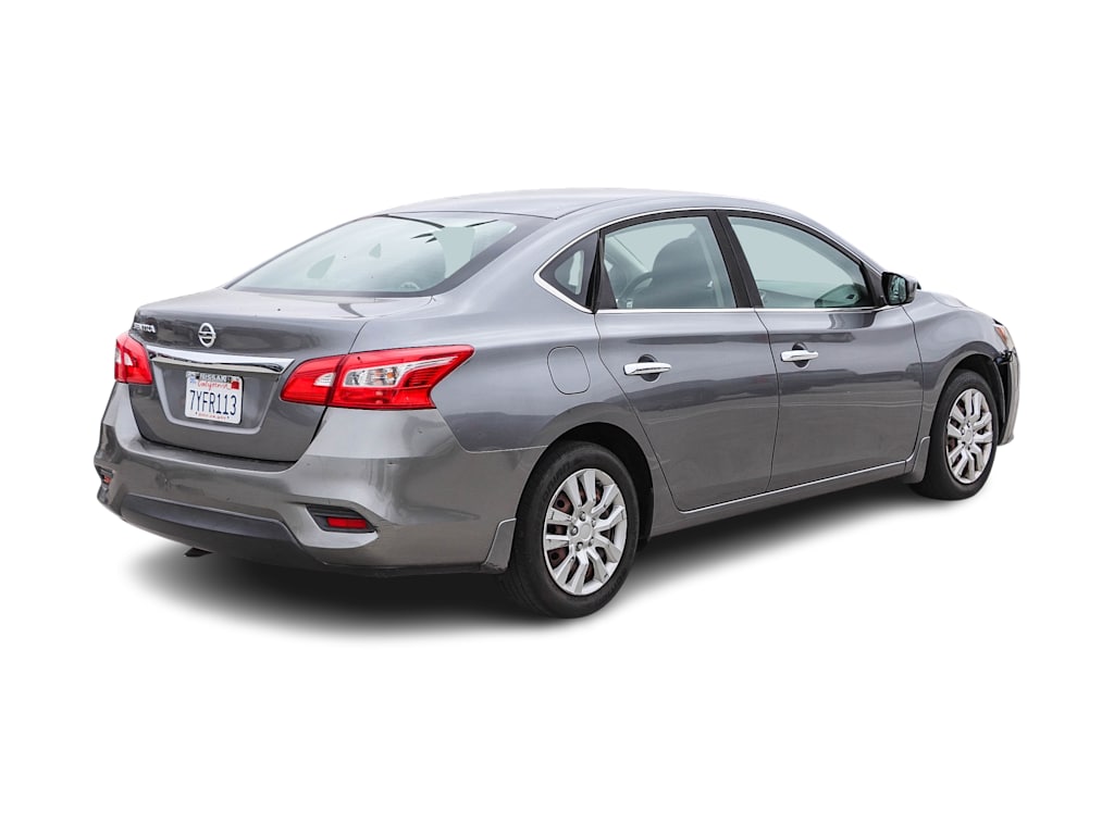 Thumbnail: 2016 Nissan Sentra - 16