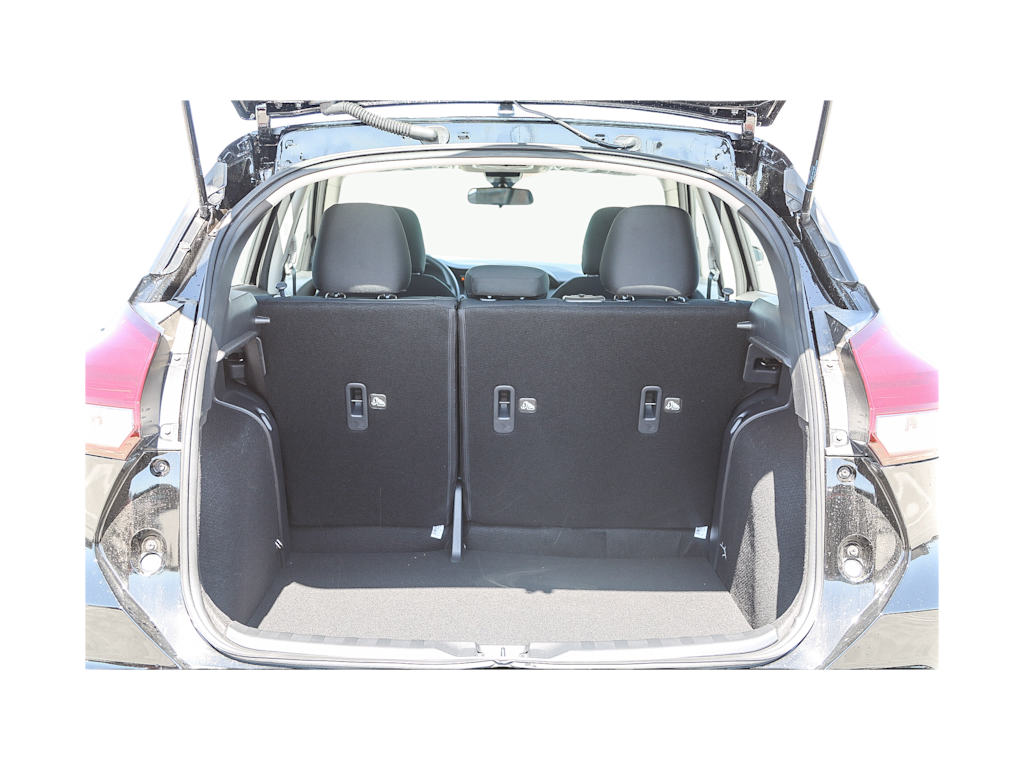 Thumbnail: 2025 Nissan Kicks - 17