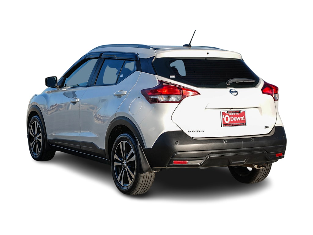 Thumbnail: 2020 Nissan Kicks - 3