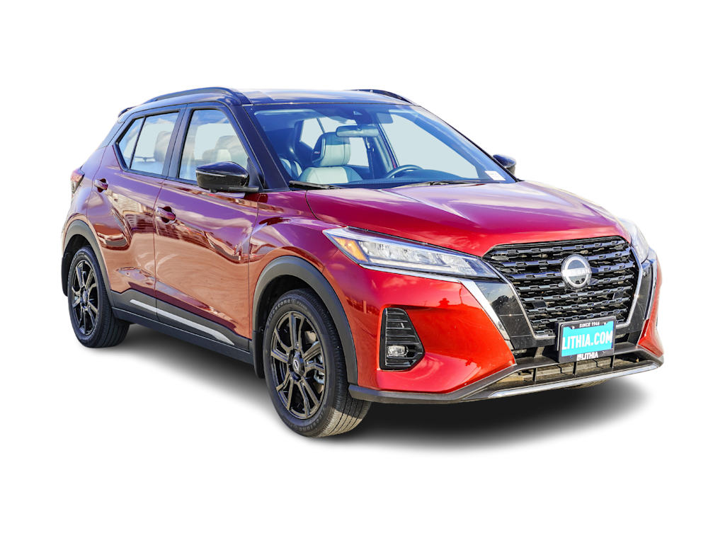 2023 Nissan Kicks SR 17