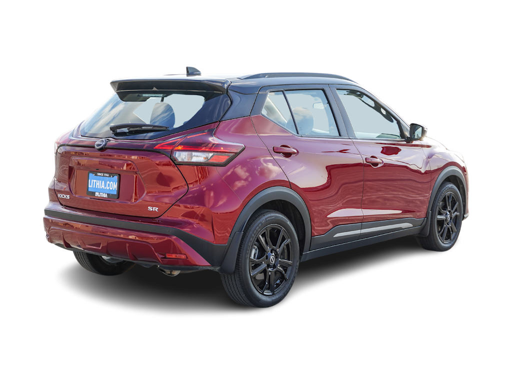 2023 Nissan Kicks SR 18