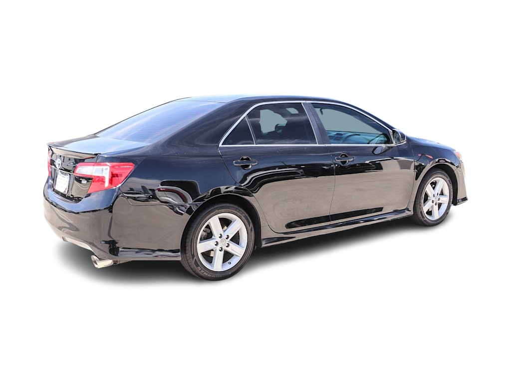 Thumbnail: 2013 Toyota Camry - 16
