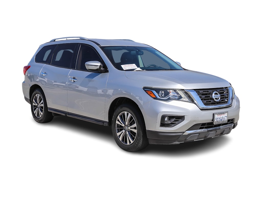 Thumbnail: 2017 Nissan Pathfinder - 13