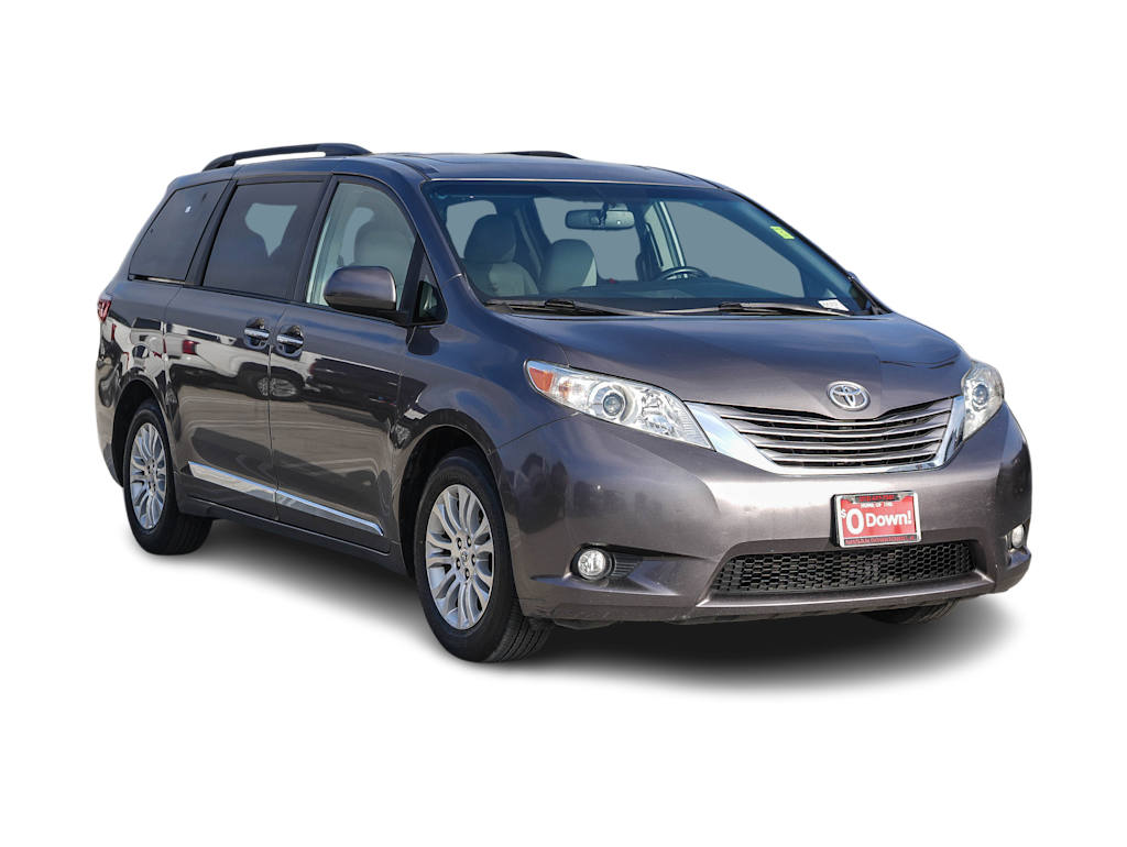 Thumbnail: 2017 Toyota Sienna - 17