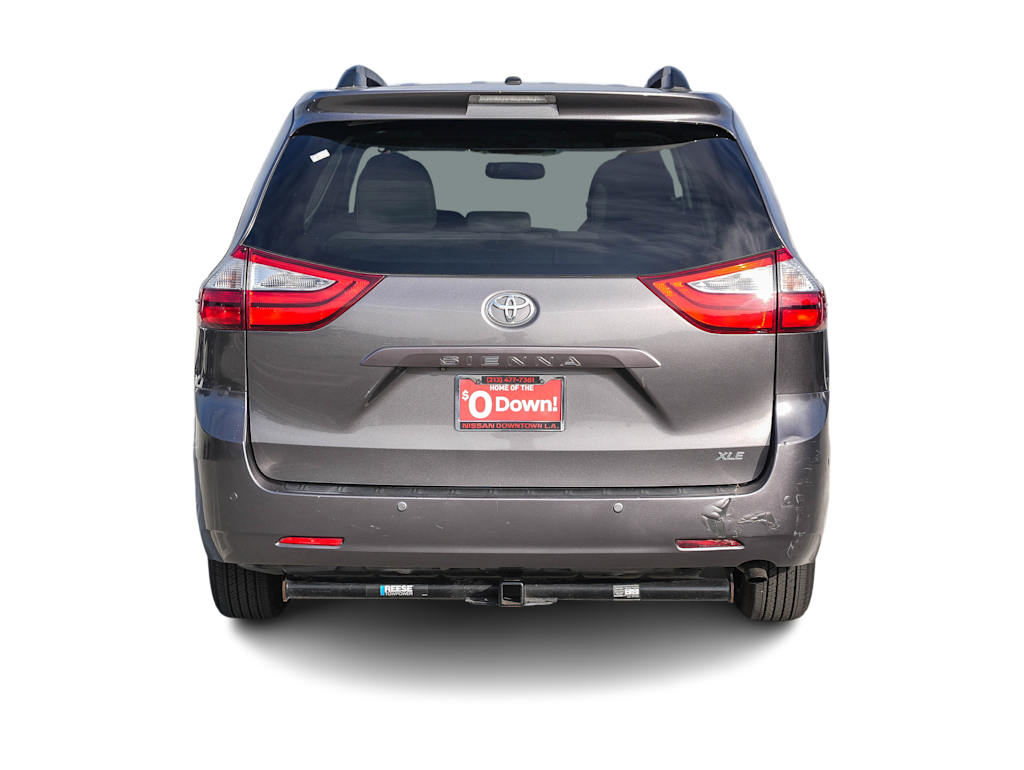 Thumbnail: 2017 Toyota Sienna - 4
