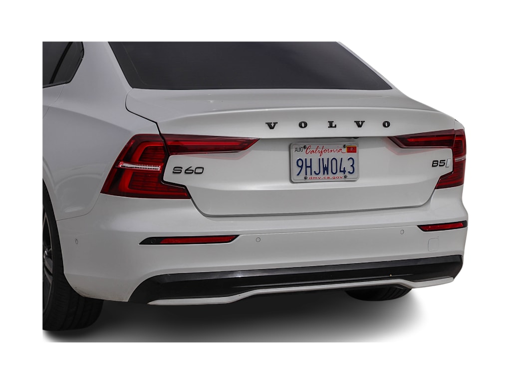 Thumbnail: 2023 Volvo S60 - 17