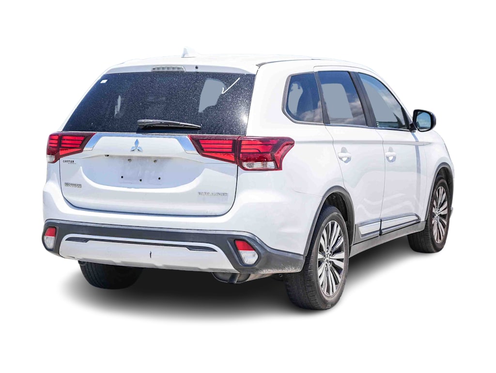 Thumbnail: 2019 Mitsubishi Outlander - 16