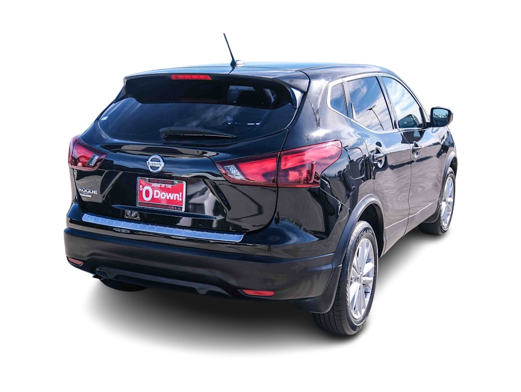 Thumbnail: 2019 Nissan Rogue Sport - 18