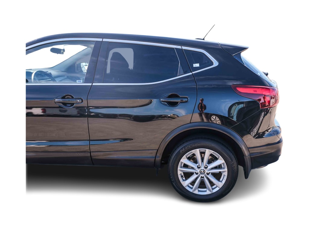 Thumbnail: 2019 Nissan Rogue Sport - 3