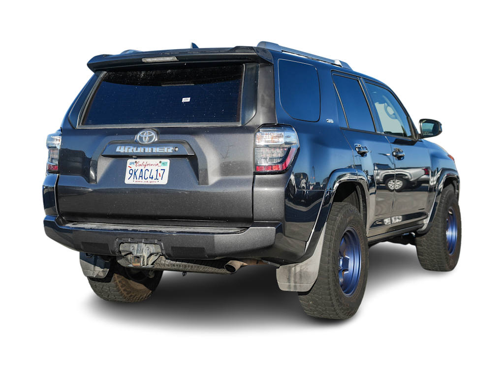 Thumbnail: 2017 Toyota 4Runner - 17
