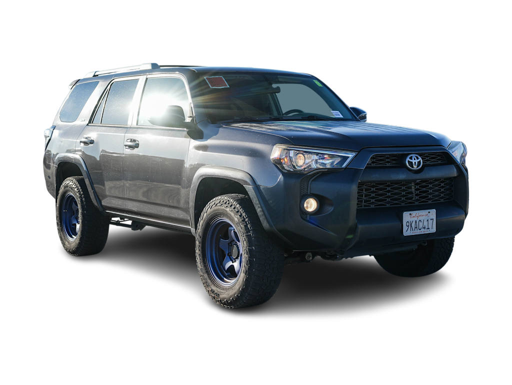 Thumbnail: 2017 Toyota 4Runner - 16