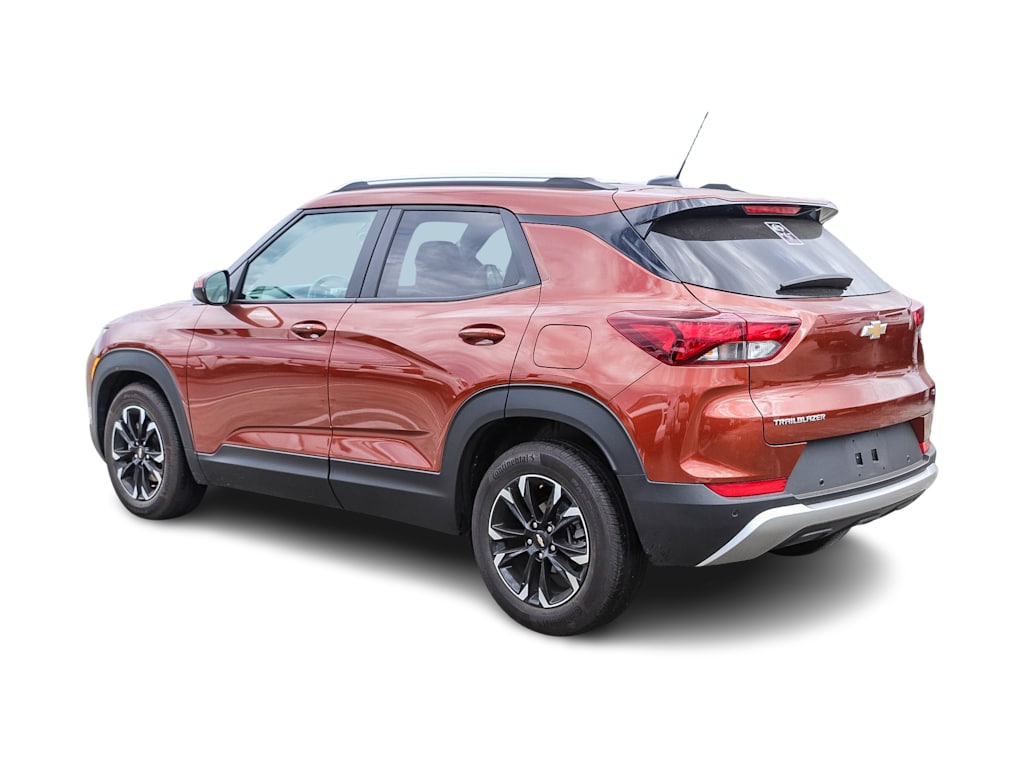 Thumbnail: 2021 Chevrolet TrailBlazer - 3