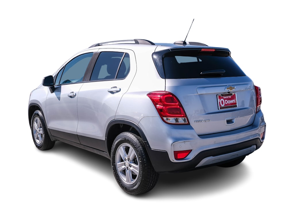 Thumbnail: 2022 Chevrolet Trax - 3
