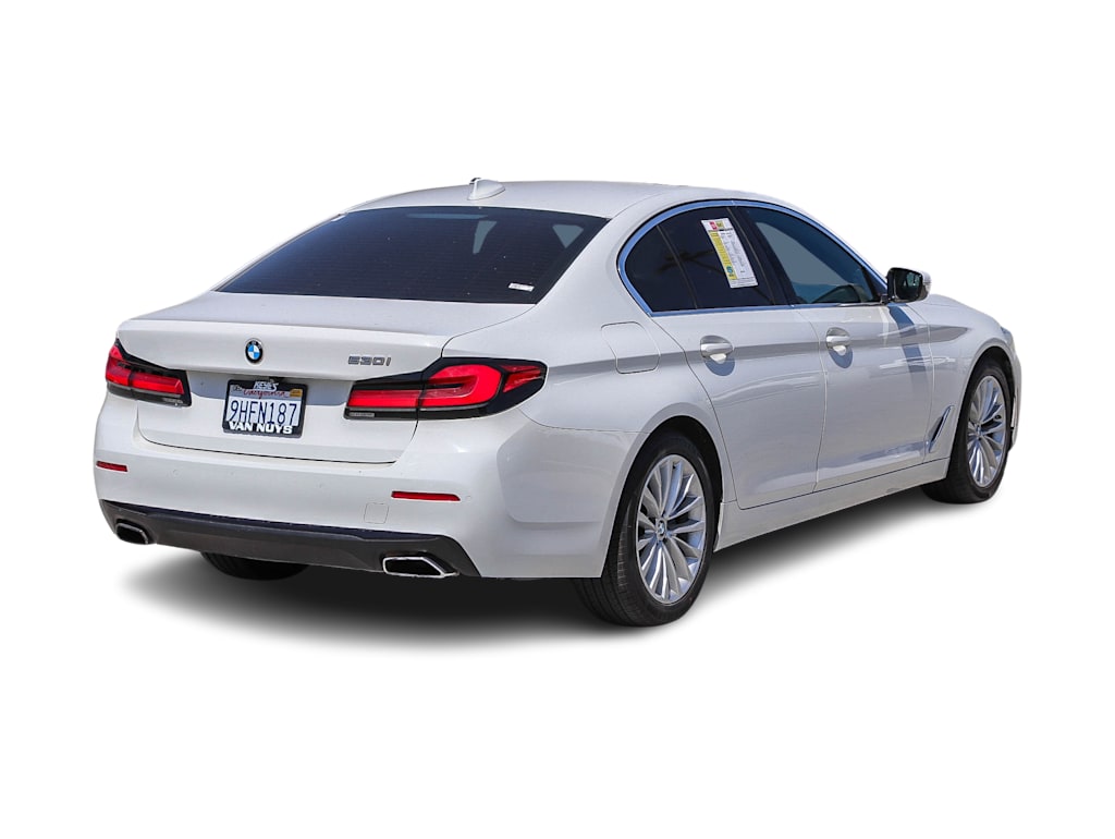 Thumbnail: 2021 BMW 5 Series - 16