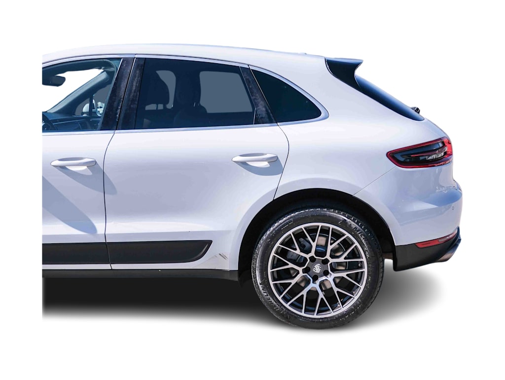 Thumbnail: 2018 Porsche Macan - 3