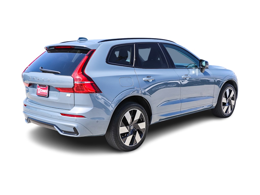Thumbnail: 2023 Volvo XC60 - 18