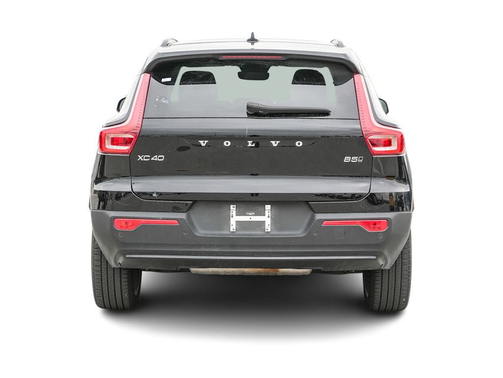 Thumbnail: 2025 Volvo XC40 - 4