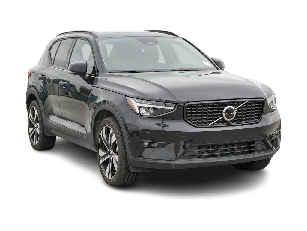 Thumbnail: 2025 Volvo XC40 - 11