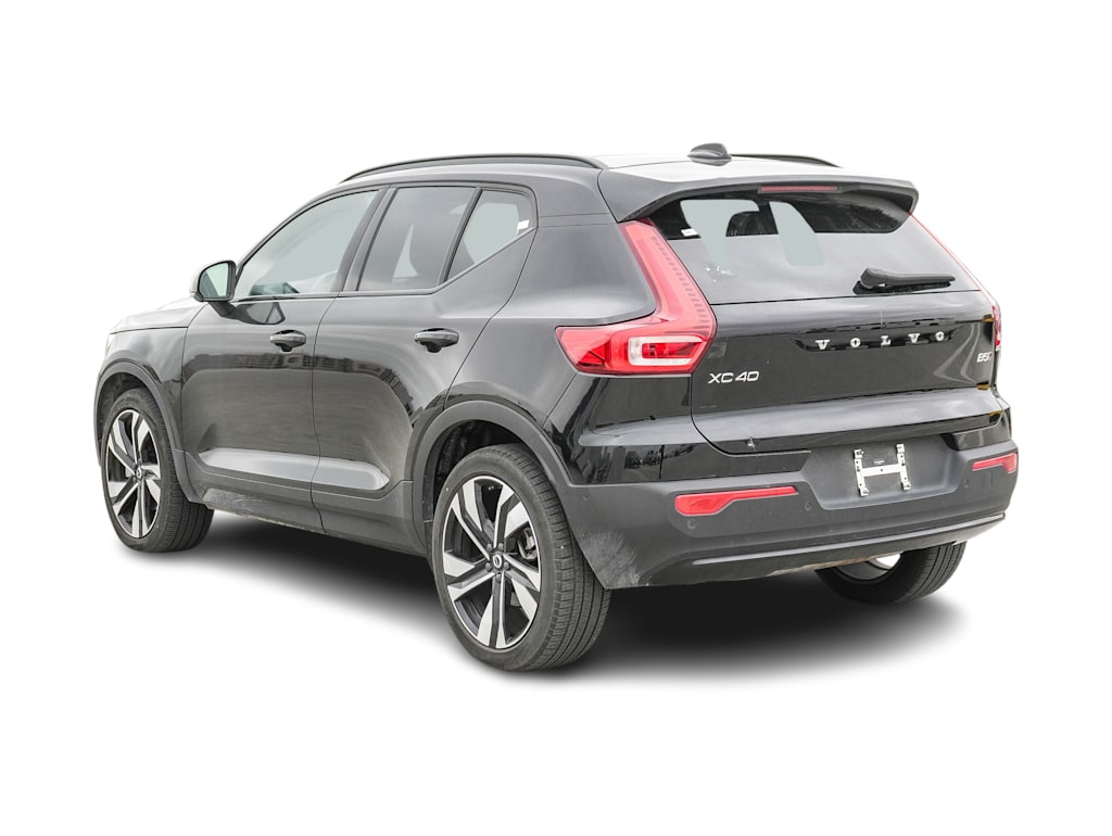 Thumbnail: 2025 Volvo XC40 - 3