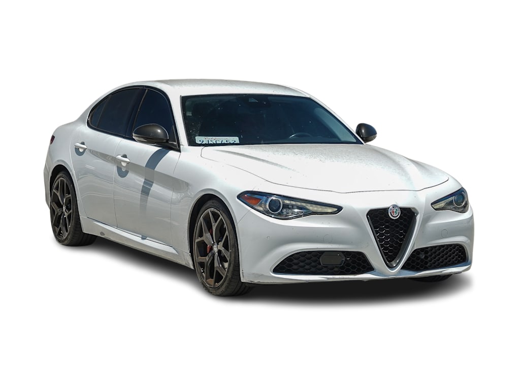 Thumbnail: 2020 Alfa Romeo Giulia - 12