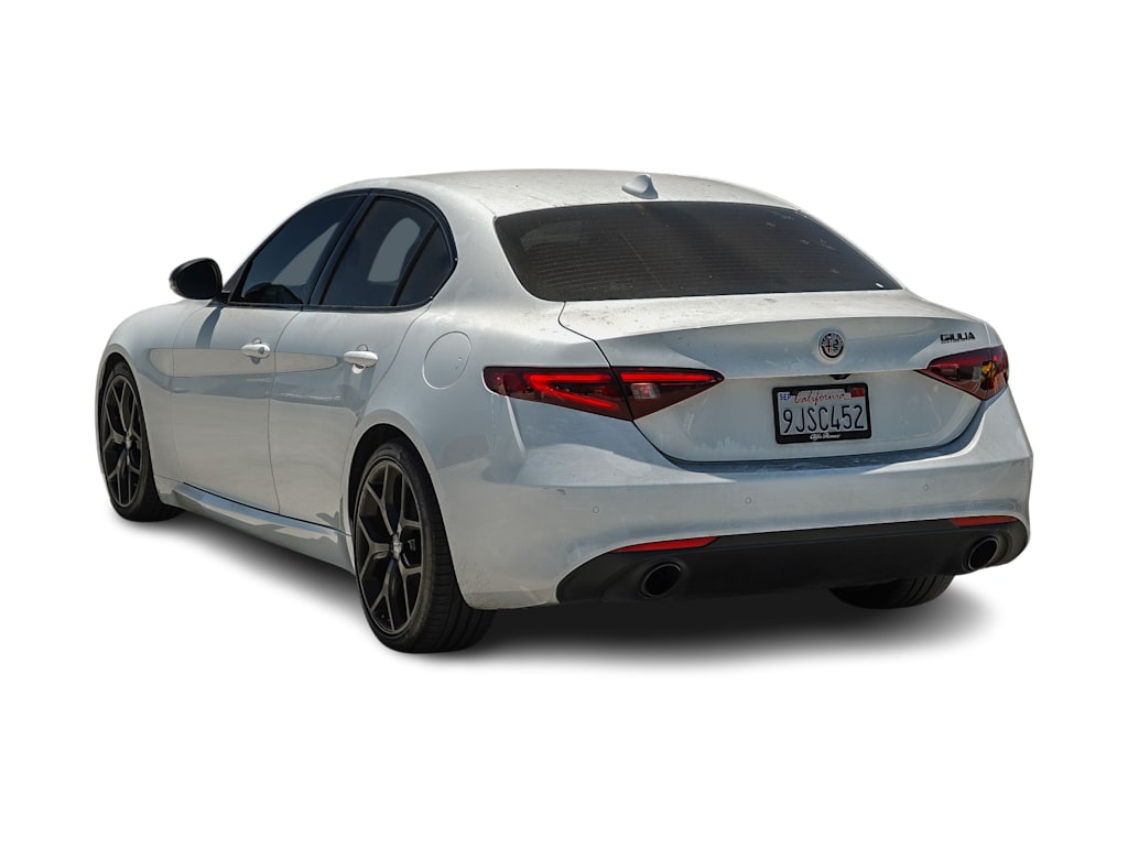 Thumbnail: 2020 Alfa Romeo Giulia - 3