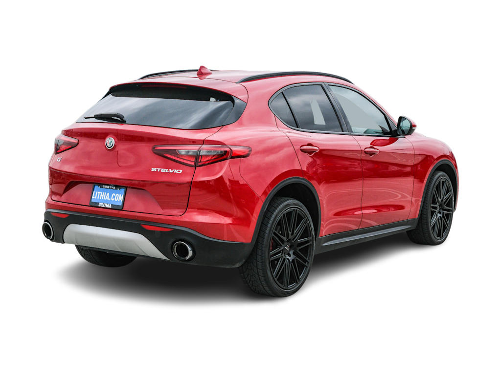 Thumbnail: 2018 Alfa Romeo Stelvio - 18