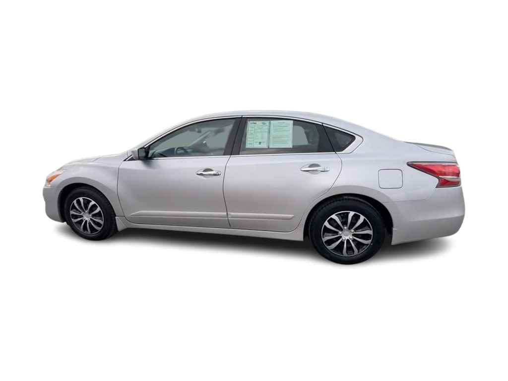 2014 Nissan Altima S 16