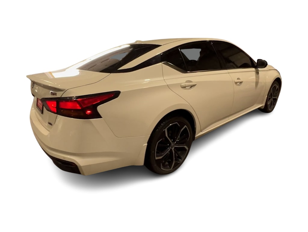 Thumbnail: 2023 Nissan Altima - 16