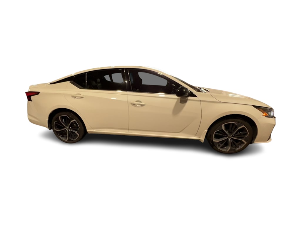 Thumbnail: 2023 Nissan Altima - 17