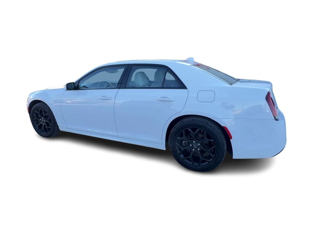 2022 Chrysler 300 Touring 18