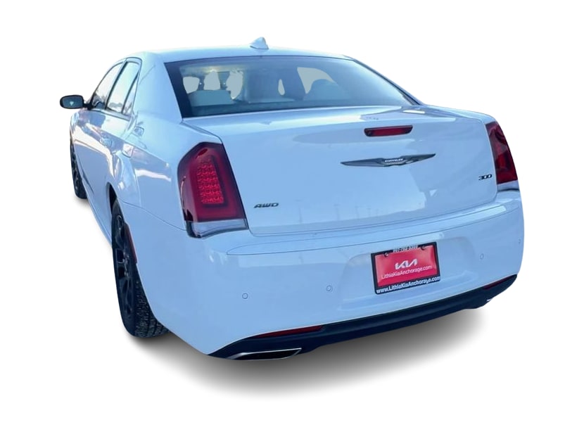 2022 Chrysler 300 Touring 4