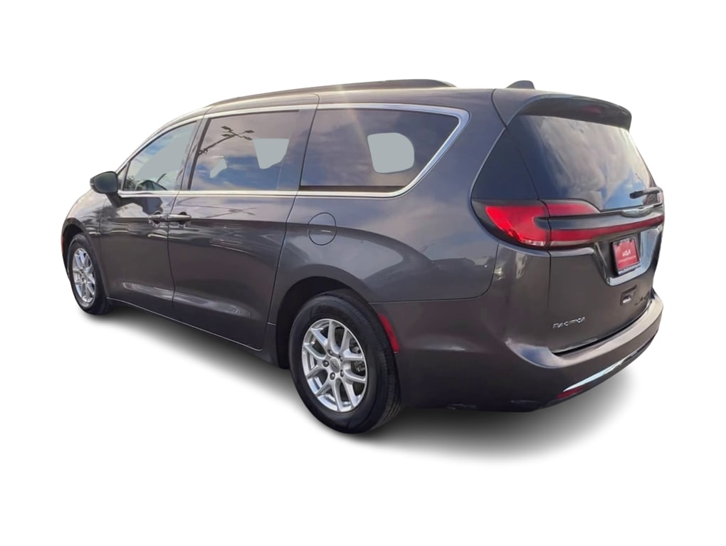 Thumbnail: 2022 Chrysler Pacifica - 4