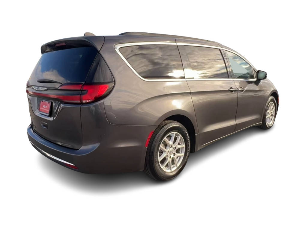 Thumbnail: 2022 Chrysler Pacifica - 16